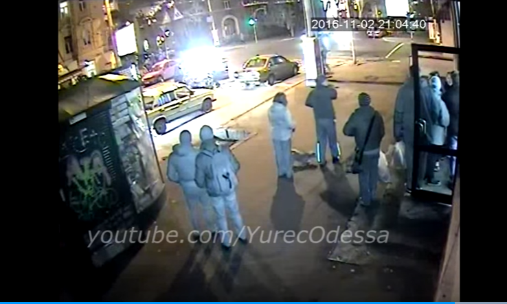 В сеть попало видео аварии в центре Одессы