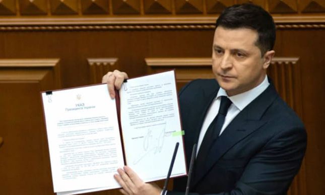 Владимир Зеленский анонсировал снижение налогов для бизнеса и цен на бензин