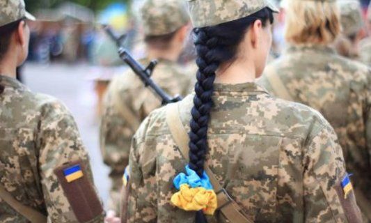 14 специальностей, 6 профессий: Минобороны обновило приказ о воинском учете женщин