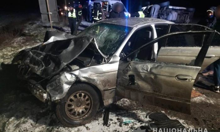 На трассе Одесса-Николаев перевернулся автобус с пассажирами