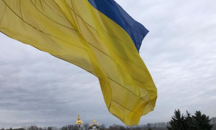 Одессит срывал украинские флаги и продавал: его будут судить