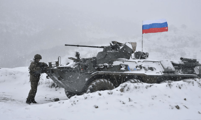 Половина войск РФ на границе с Украиной готова начать атаку, - чиновник Минобороны США