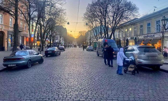 Дерибасовская в Одессе наконец-то свободна от машин