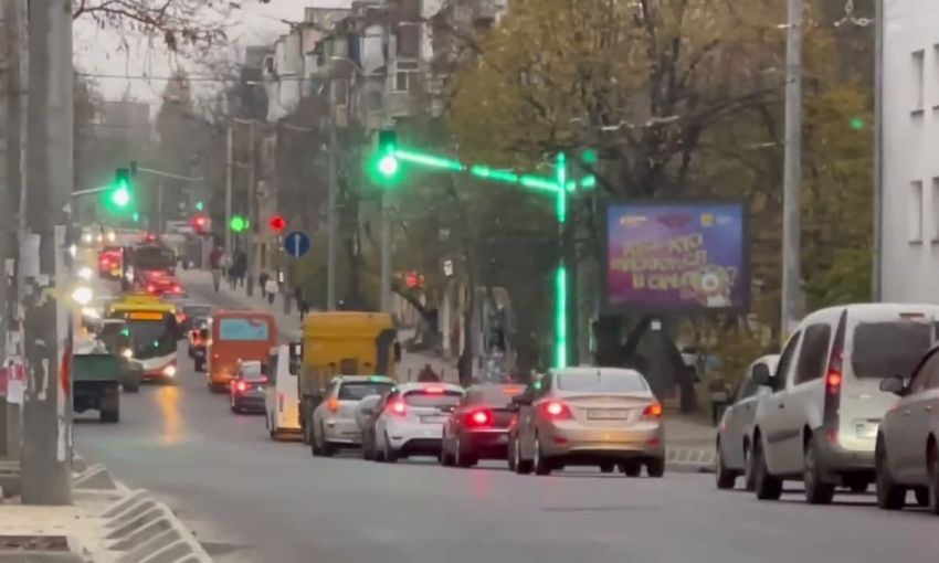 На улице Черняховского открыли LED-светофоры за пять миллионов гривен