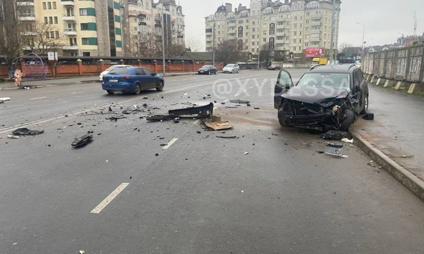 В сети появились кадры разрушительной аварии на Марсельской