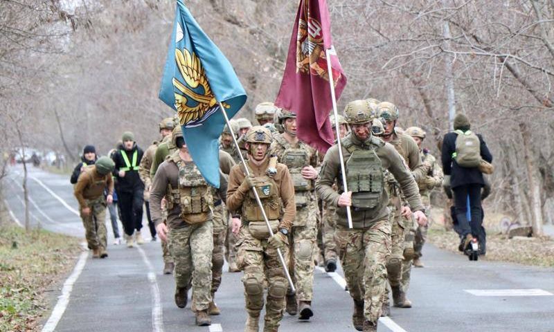 В Одессе курсанты Военной академии пробежали 8 км в честь павших в бою украинских защитников