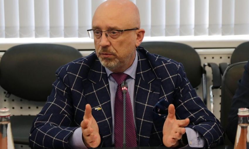 Снова перенос: министр обороны назвал новые даты возможного вторжения в Украину