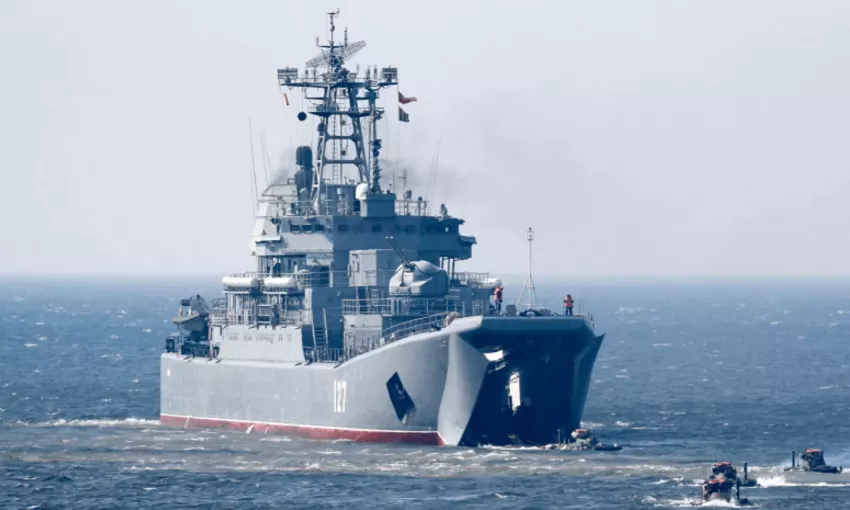 На боевом дежурстве в Черном море находятся 17 российских кораблей