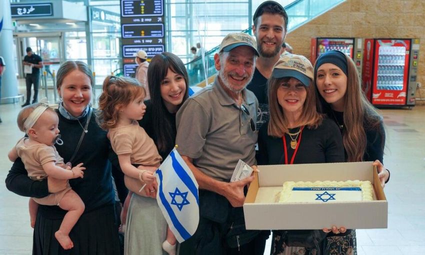 В Израиль прибыла 72-летняя репатриантка - дочь американского героя, который спасал евреев