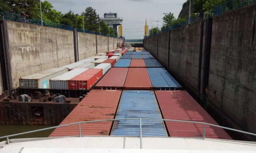 По Дунаю в Одессу придет первый контейнерный караван