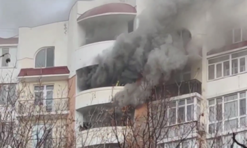 В Одессе горит многоэтажный дом на 6 станции Фонтана (видео)