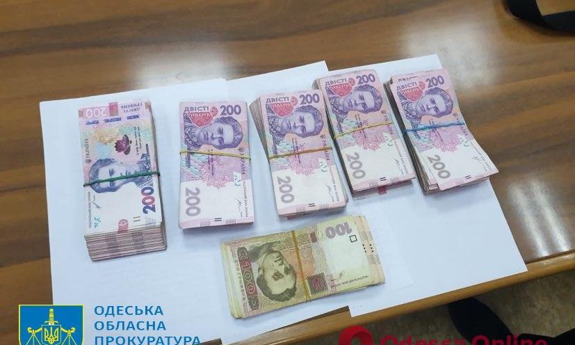 "Заработали" 200 тысяч гривен: госслужащих Одесской ж/д дороги будут судить