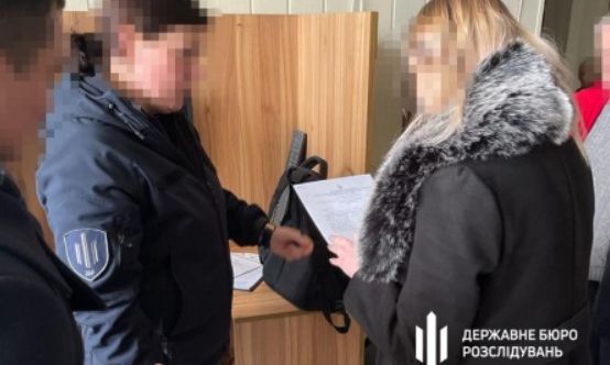В Одесской области правоохранительница забрала 6000 долларов из вещественных доказательств