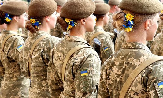 Воинский учет для женщин: на сайте президента появилась петиция об отмене резонансного приказа