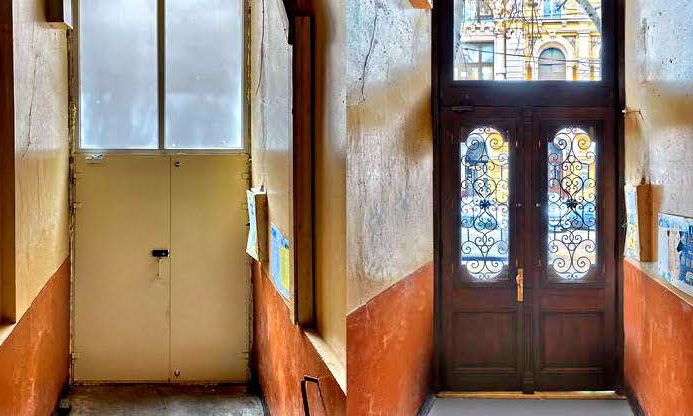 Одесские мастера отреставрировали старинную дверь в 130-летнем доме
