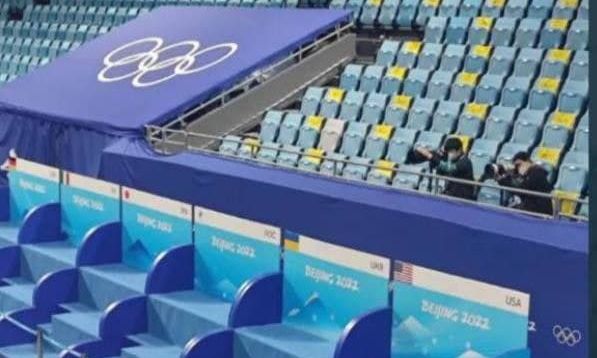 И снова «зрада»: организаторы Олимпиады-2022 решили посадить рядом представителей Украины и России