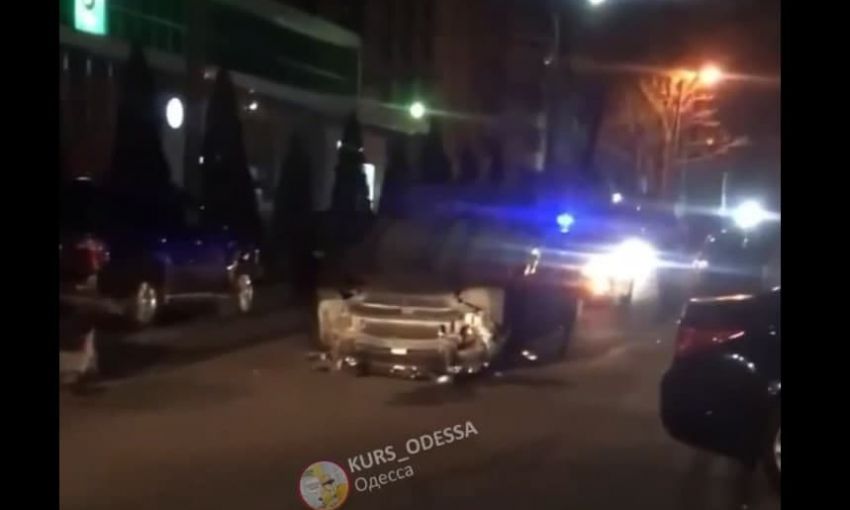 На улице Комитетской произошло ДТП с «перевертышем» (Видео)
