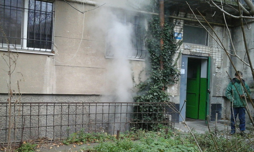 Работники ЖКХ устроили пожар в многоэтажке на Фонтане