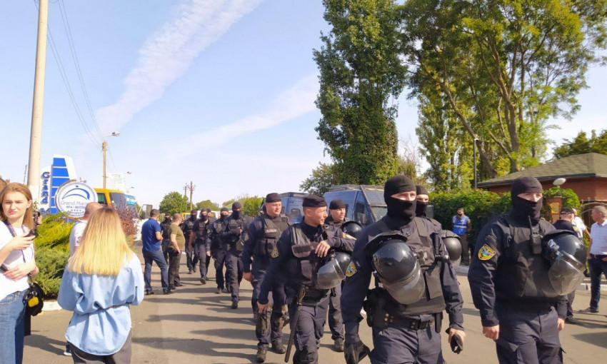 В Одесской области протест противников ОПЗЖ закончился стычками с полицией 
