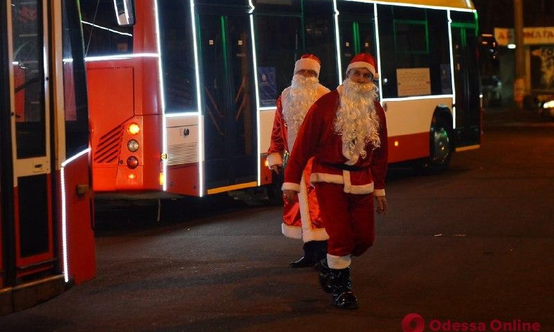 Одесский парад троллейбусов стартовал в День Святого Николая