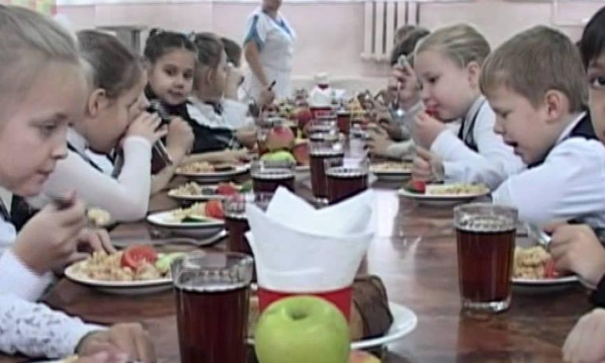 Дискриминация в школах одесской области: меню в столовых делят на бедное и богатое
