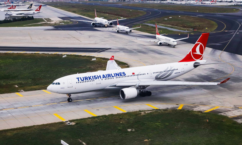Пассажиры рейса «Одесса – Стамбул» вынуждены оставаться в Турции
