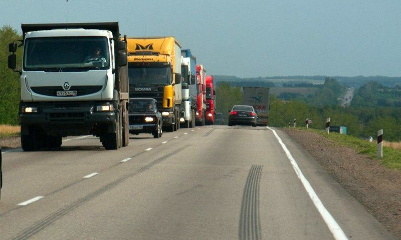 В Одесской области грузовым автомобилям ограничили передвижение днем 
