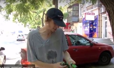 Одесситы жалуются на открытую продажу наркотиков возле рынка "Привоз"
