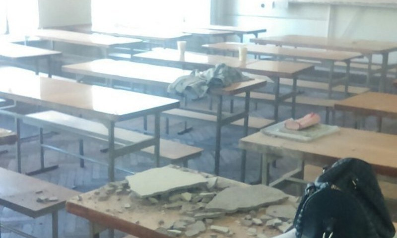 В Политехе во время лекции рухнул потолок в аудитории
