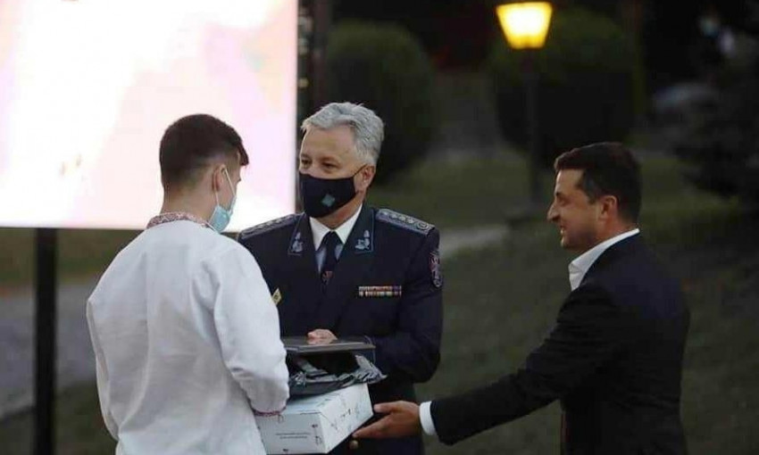 Одесский школьник стал Героем-спасателем 2020 года. награду вручал Президент