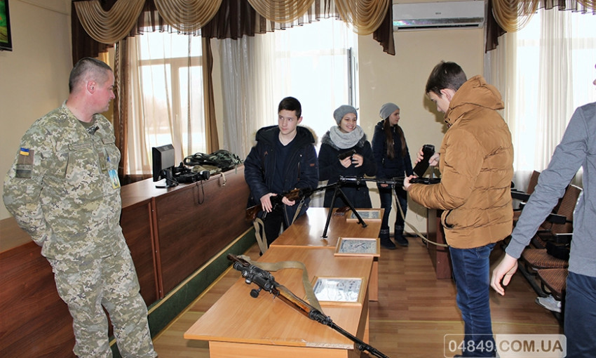 К пограничникам в Одесской области приехали в гости школьники