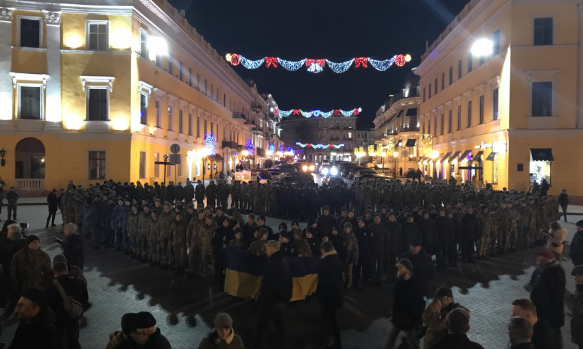 Одесситы собрались в живую цепь в честь Дня Соборности 