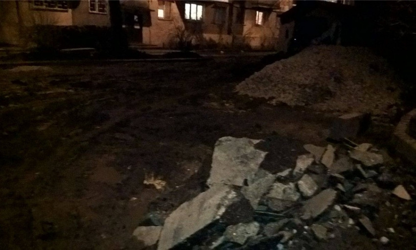 В Одессе соратник Труханова превратил жилой двор в свалку