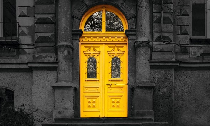 Как в Одессе  реставрируют старинные двери