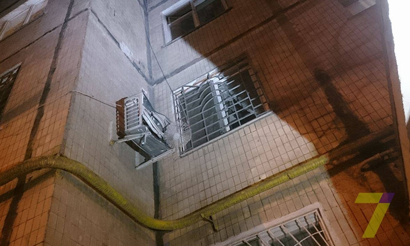 Смертельное селфи: девушка выпала из окна восьмого этажа