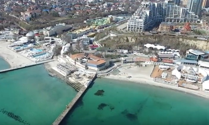 Видео: как выглядят сегодня одесские пляжи и берег с высоты птичьего полёта