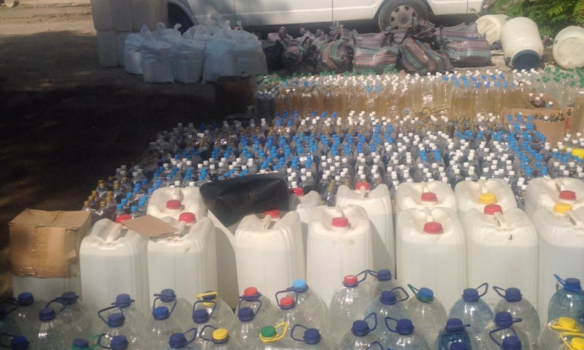 В Одессе обнаружили и изъяли 10 тонн фальсифицированной алкогольной продукции