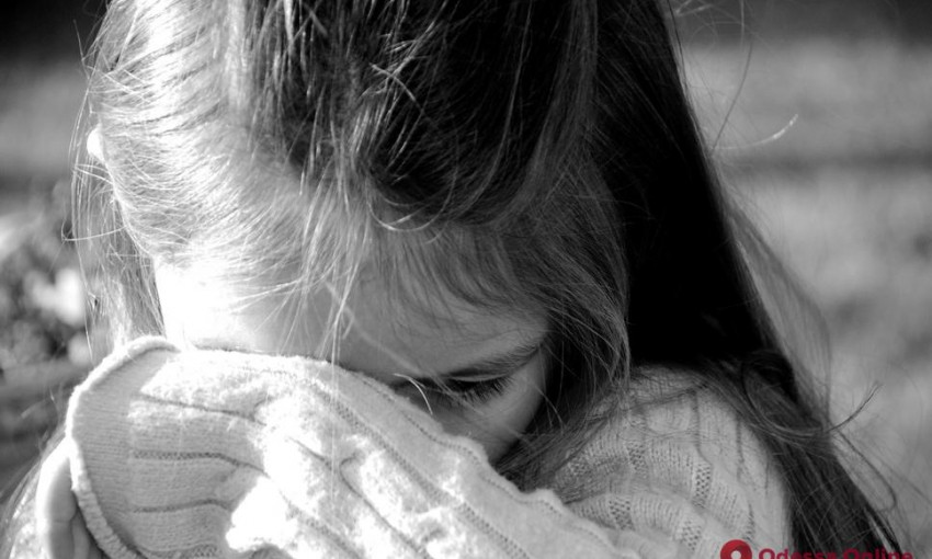 Одесситка сообщила о похищении внучки — 5-летнюю девочку могут вывезти из Украины