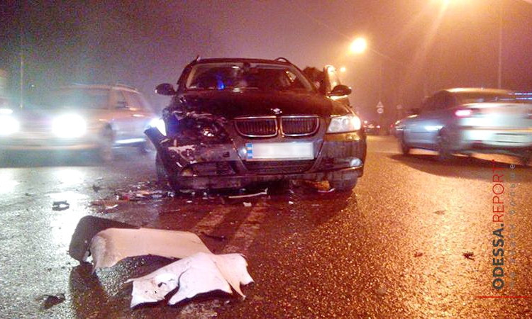 Серьёзная авария на Большом Фонтане, столкнулись три автомобиля