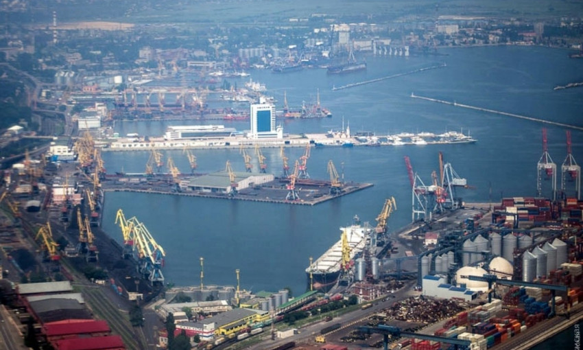 Часть портов  Одесской области работает с ограничениями из-за военных учений 