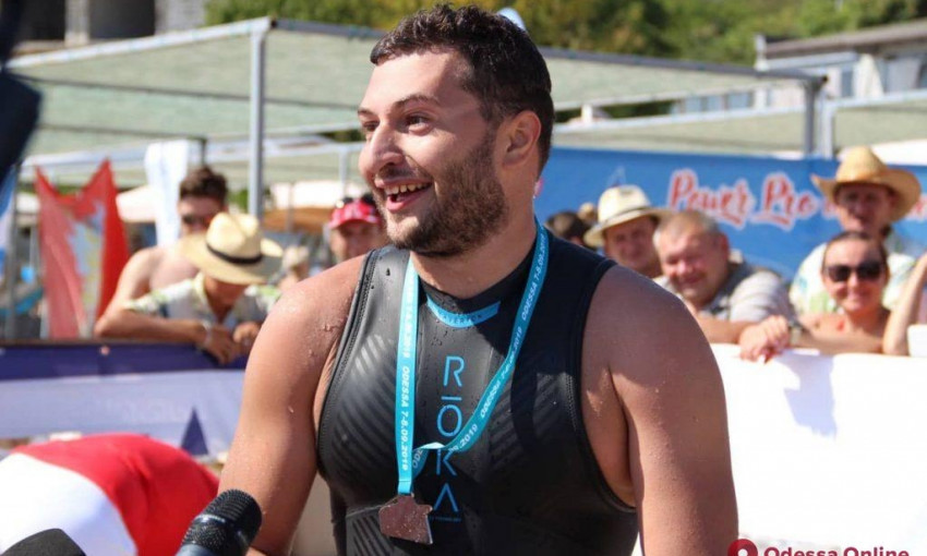 На Ланжероне финишировали победители заплыва на 10 и 5 км (ФОТО)