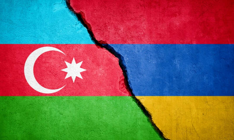 Армения эвакуирует людей из Нагорного Карабаха 