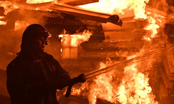 В Подольске тушили пожар на летней кухне
