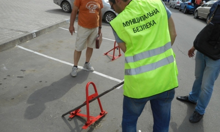 В Одессе регулярно проводят работу по устранению незаконно установленных объектов