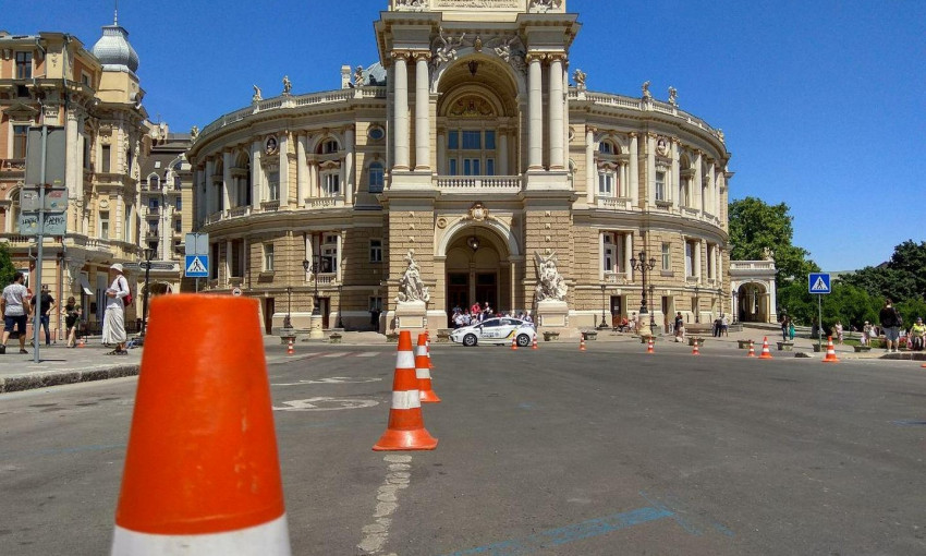 Приезд Порошенко: в центре Одессы перекрыли улицу
