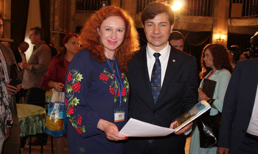 Директор театра "Маски шоу" написала письмо Премьер министру Украины и Министру культуры Украины.