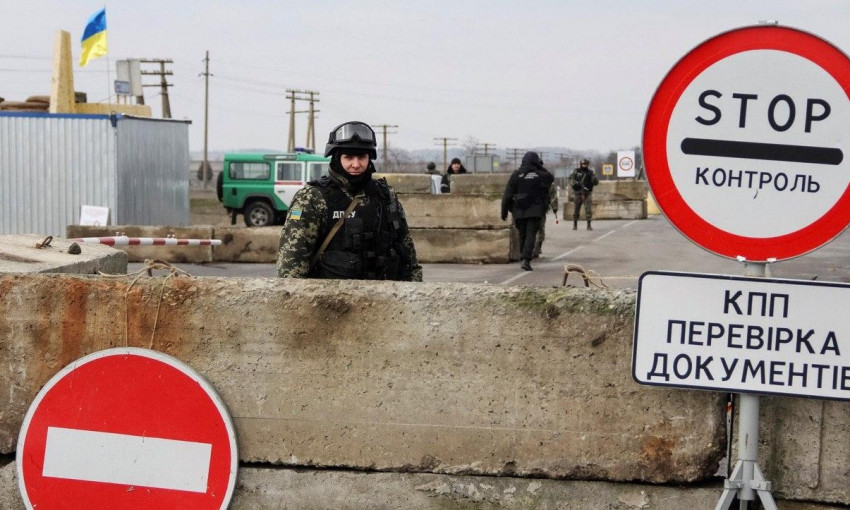 Украина закрывает границу с Крымом 