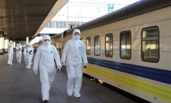 "Укрзалізниця" предупредила пассажиров об ответственности за проезд без масок 
