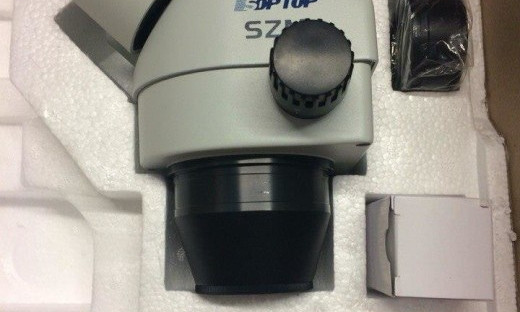 Современный микроскоп для художественного музея