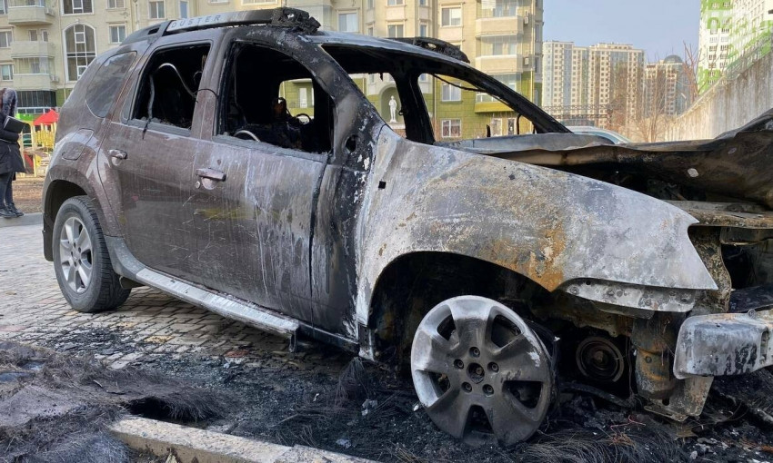 В Одессе неизвестные подожгли легковой автомобиль одесского активиста